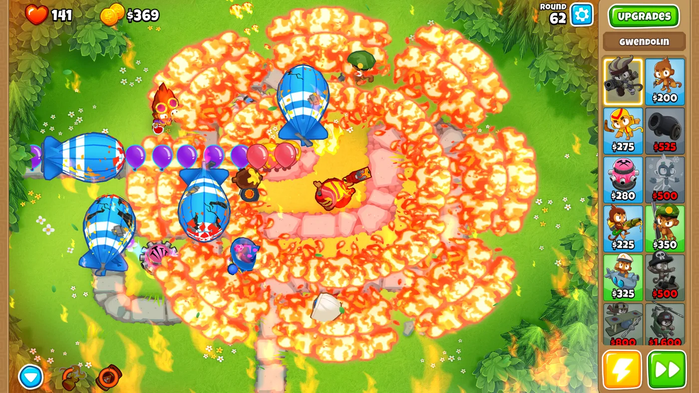 Bloons TD 6 後期防守與特效畫面